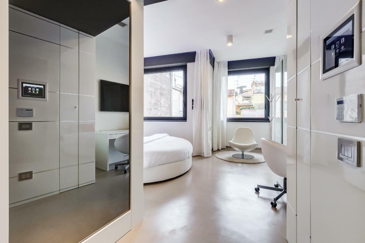 Emerald Luxury Rom